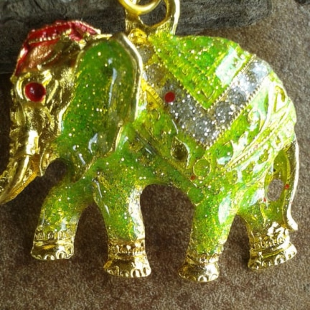 Elephant Necklace - Picture 2 of 3